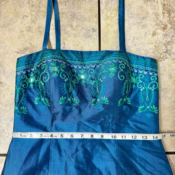 Geometrie Silk Blue Embroidered Mini Dress size 6 Cocktail Wedding Semi Formal - Picture 5 of 16